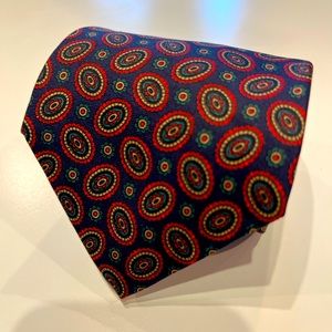 Vintage 100% silk Yves St Laurent men’s tie.